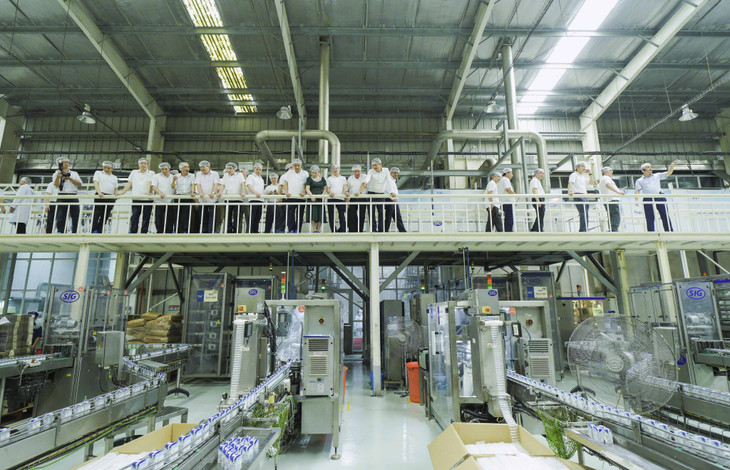 Hệ thống dữ liệu và quản trị sản xuất tại các trang trại, nhà máy của TH đều được số hóa, sử dụng trí tuệ nhân tạo và khoa học điện toán đám mây Hệ thống dữ liệu và quản trị sản xuất tại các trang trại, nhà máy của TH đều được số hóa, sử dụng trí tuệ nhân tạo và khoa học điện toán đám mây