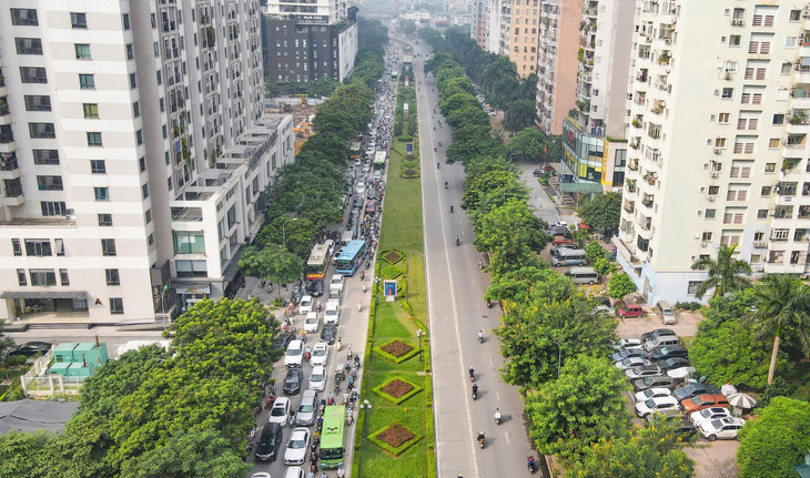 Tuyến đường Lê Văn Lương sẽ được xén bớt dải phân cách, vỉa hè mở rộng lòng đường cho lưu thông