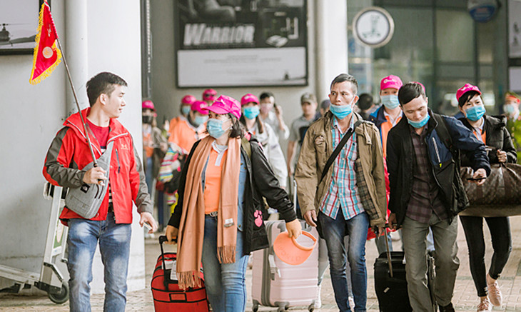 Đoàn khách tại sân bay Nội Bài Đoàn khách tại sân bay Nội Bài