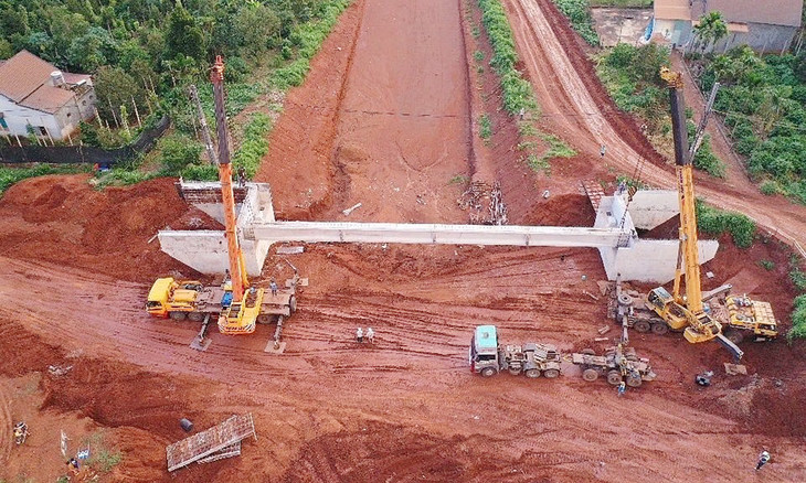 Công trường cao tốc Khánh Hòa - Buôn Ma Thuột