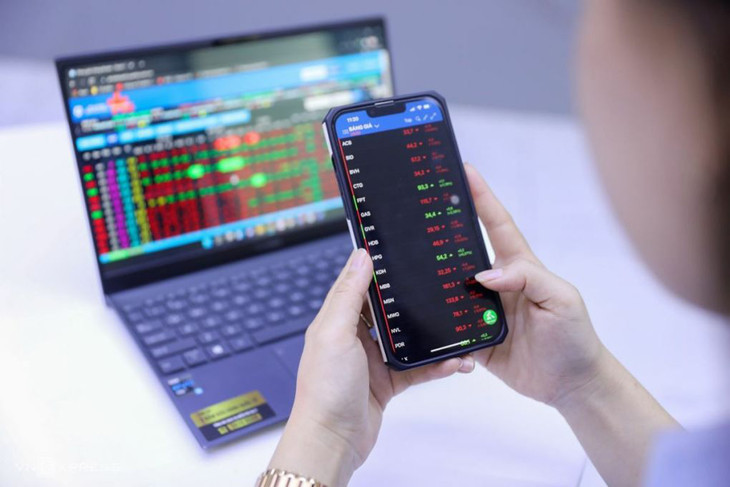 Giao dịch trực tuyến của nhà đầu tư tại TP.HCM Giao dịch trực tuyến của nhà đầu tư tại TP.HCM