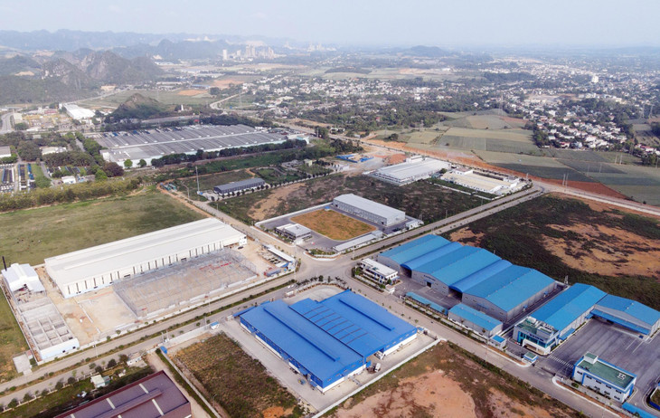 Khu công nghiệp Bỉm Sơn – Thanh Hóa với lợi thế khu công nghiệp công nghệ cao, tập trung vào lĩnh vực dược phẩm, hóa chất vùng nguyên liệu dược phẩm và nông nghiệp công nghệ cao. Khu công nghiệp Bỉm Sơn – Thanh Hóa với lợi thế khu công nghiệp công nghệ cao, tập trung vào lĩnh vực dược phẩm, hóa chất vùng nguyên liệu dược phẩm và nông nghiệp công nghệ cao.