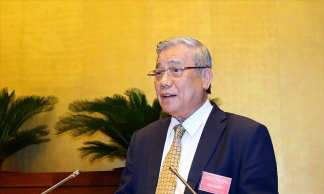 GS-TSKH Vũ Minh Giang tham luận tại Hội nghị. Ảnh: TTXVN