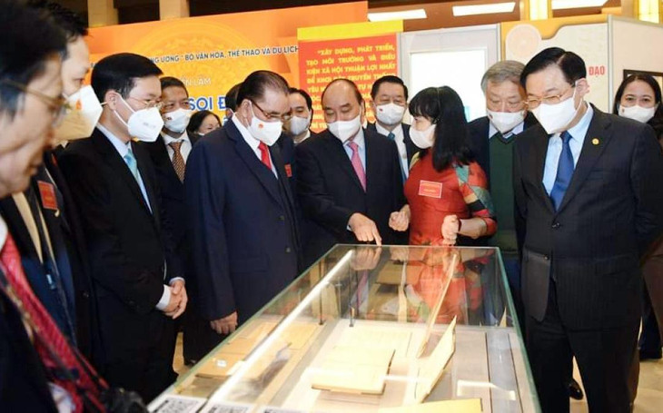 Ban Tổ chức cho biết đã chọn ra 320 hình ảnh, hơn 123 tài liệu, hiện vật quý với các nội dung: Một số hình ảnh về văn hóa Việt Nam trước năm 1930; Chủ tịch Hồ Chí Minh với sự nghiệp phát triển văn hóa Việt Nam; Các đồng chí lãnh đạo Đảng, Nhà nước với sự nghiệp phát triển văn hóa; Văn hóa Việt Nam trong sự nghiệp đấu tranh giải phóng dân tộc, thống nhất đất nước; Văn hóa Việt Nam trong quá trình hội nhập và phát triển đất nước.