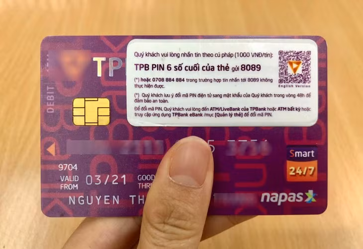 Thẻ ATM có gắn chip của một ngân hàng
