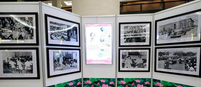 Trưng bày nhiều hình ảnh, tài liệu về văn hóa tại Nhà Quốc hội.