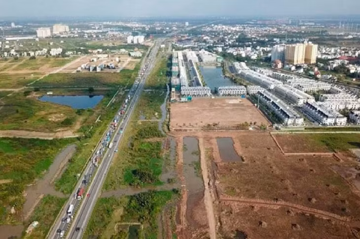 Việc đấu giá đất giúp Đồng Nai tạo nguồn chi cho phát triển hạ tầng.