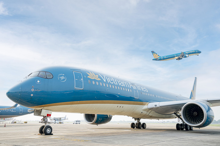 Hãng hàng không Vietnam Airlines đã thực hiện chuyến bay thường lệ đầu tiên, kết nối Bắc Kinh (Trung Quốc) với Hà Nội