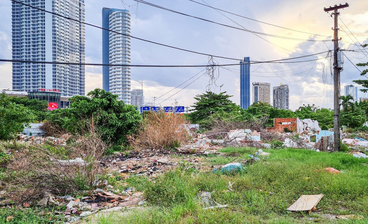 Hiện trạng khu đất gần cầu sông Hàn được Đà Nẵng đưa ra đấu giá
