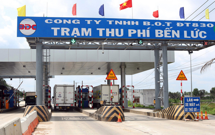 Trạm thu phí BOT Bến Lức cuối năm 2019. Trạm thu phí BOT Bến Lức cuối năm 2019.