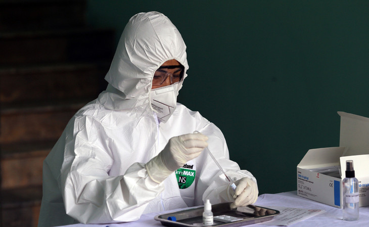 Hàng chục nghìn người ở Hà Nội chưa đưọc xét nghiệm vì hết test nhanh