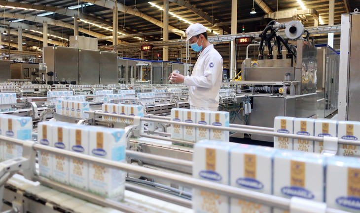 Công nghệ sản xuất hiện đại tại hệ thống 13 nhà máy của Vinamilk trên cả nước giúp cung cấp các sản phẩm chất lượng đến tay người tiêu dùng