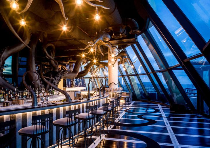 INK 360 bar tại InterContinental Phu Quoc Long Beach Resort – nơi ngắm hoàng hôn đẹp nhất đảo ngọc