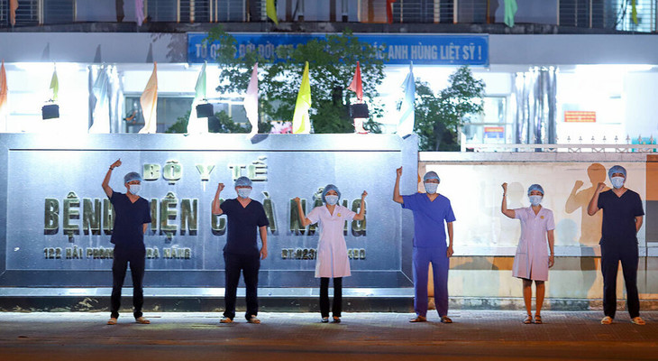 Các nhân viên Bệnh viện C thể hiện quyết tâm "chia lửa" với các bệnh viện ở Đà Nẵng thời gian tới Các nhân viên Bệnh viện C thể hiện quyết tâm "chia lửa" với các bệnh viện ở Đà Nẵng thời gian tới