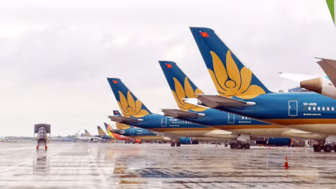 16 chuyến bay của Vietnam Airlines đến TP. Vinh và Huế bị hủy