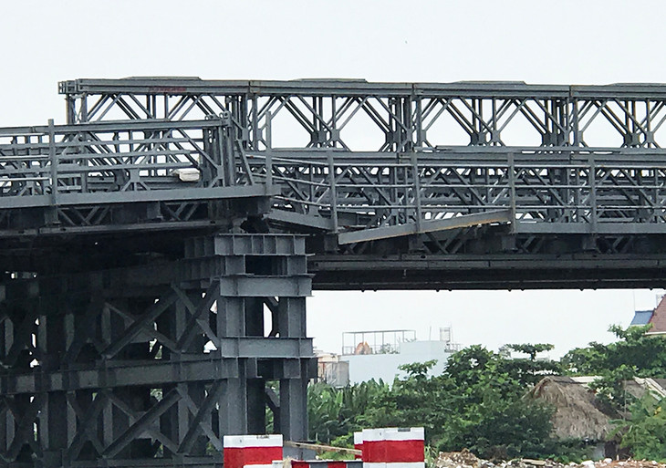 Cầu sắt An Phú Đông bị hư hỏng phần nhịp cầu