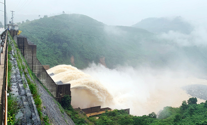 Thủy điện Đak Mi 4 xả lũ hôm 13/10