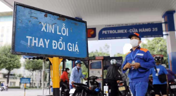 Kể từ 15h chiều ngày 21/2, giá xăng dầu lại đồng loạt tăng mạnh