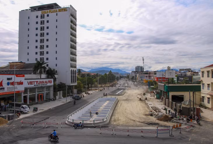 Toàn cảnh hầm chui cụm nút giao thông phía tây cầu Trần Thị Lý nhìn từ trên cao