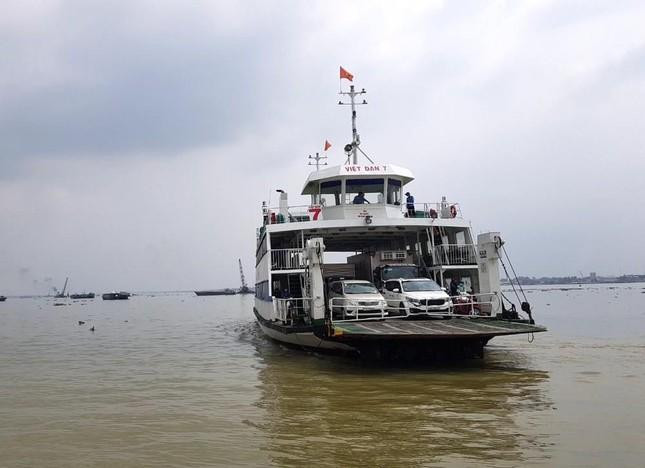 Việc xây dựng cầu Đình Khao để thay thế bến phà hiện hữu là nhu cầu bức thiết của 2 tỉnh Vĩnh Long và Bến Tre.