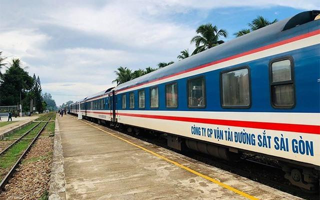 Đường sắt cắt giảm hàng loạt tàu do vắng khách