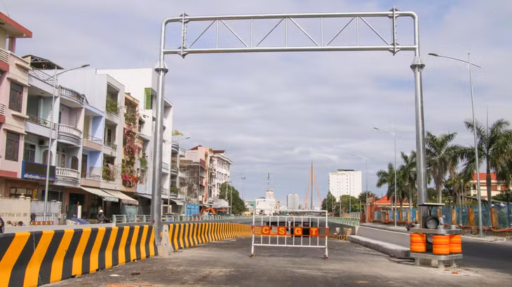 Hầm chui phía tây cầu Trần Thị Lý hoàn thành sẽ giải quyết tình trạng ùn tắc giao thông hướng đường Duy Tân từ sân bay quốc tế Đà Nẵng (Q.Hải Châu) đi qua cầu Trần Thị Lý hướng về các bãi biển thuộc Q.Ngũ Hành Sơn