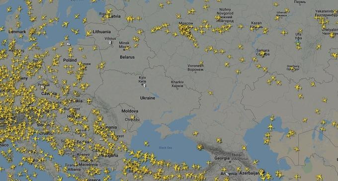 Không phận Ukraine vắng bóng máy bay. Ảnh: Flightradar24