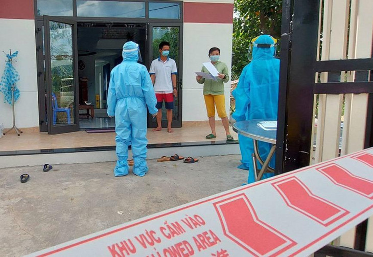 Lực lượng chức năng huyện Hòa Vang, TP. Đà Nẵng hướng dẫn F1 cách ly tại nhà
