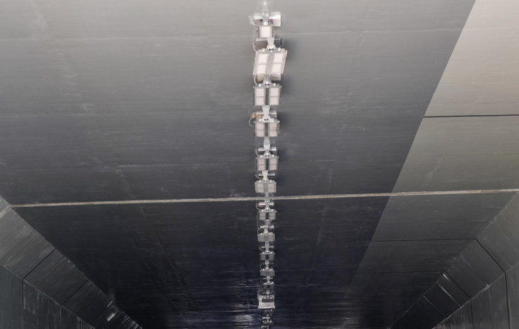 Hệ thống đèn điện chiếu sáng bên trong hầm chui