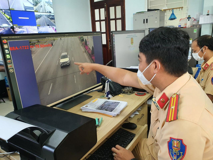 Một phương tiện vi phạm lỗi tốc độ trên quốc lộ 51