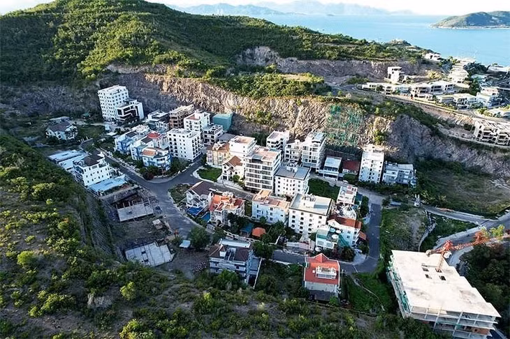 Chính quyền đã cưỡng chế, tháo dỡ biệt thự Ocean View Nha Trang xây vượt tầng.