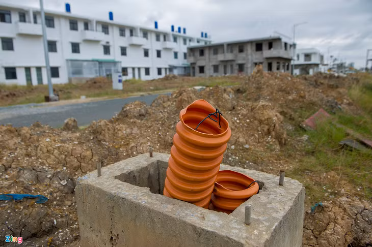 Hệ thống hạ tầng kỹ thuật gồm lưới điện, cáp viễn thông… được ngầm hóa. Đây cũng là khu đô thị thứ hai ở Kiên Giang thực hiện ngầm hóa hạ tầng kỹ thuật.