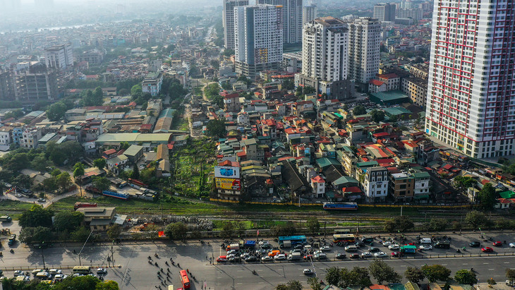 Dự án tuyến đường Đầm Hồng - Giải Phóng dài 2,1 km, điểm đầu từ Đầm Hồng thuộc phường Khương Trung (quận Thanh Xuân), điểm cuối nối với đường Giải Phóng - Kim Đồng. Dự án tuyến đường Đầm Hồng - Giải Phóng dài 2,1 km, điểm đầu từ Đầm Hồng thuộc phường Khương Trung (quận Thanh Xuân), điểm cuối nối với đường Giải Phóng - Kim Đồng.