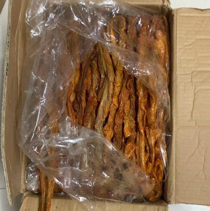 Số lòng lợn sấy khô không rõ nguồn gốc bị lực lượng chức năng phát hiện