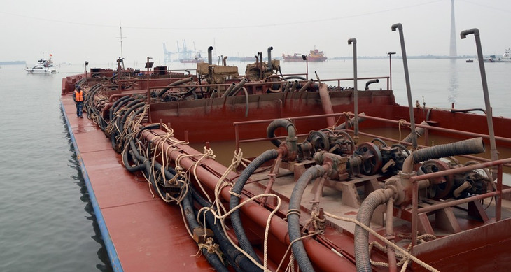 Tàu vi phạm được đưa về khu vực bến Gót, TP. Hải Phòng để xử lý