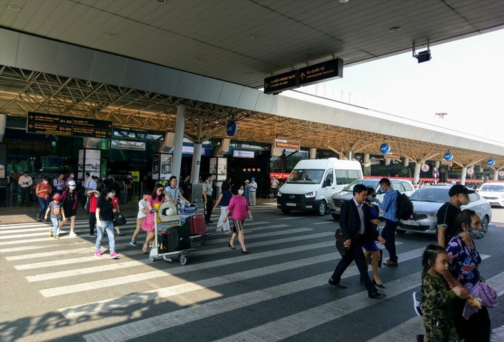 Sở Giao thông vận tải TP.HCM đề nghị nghiên cứu phương án cầu vượt bộ hành hoặc hầm chui để tránh giao cắt tại các làn