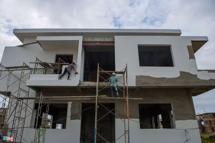 Hiện khu đô thị đang đẩy nhanh tiến độ thi công. Đại diện chủ đầu tư cho biết, có hơn 70% hạng mục công trình cơ bản hoàn thành.