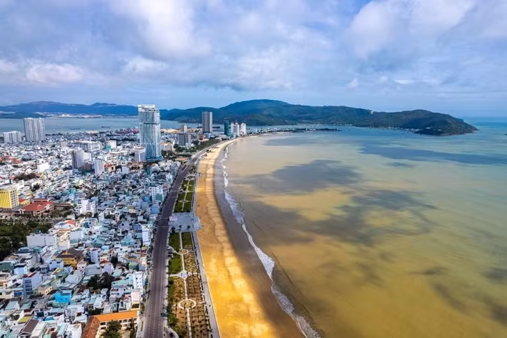 Thành phố Quy Nhơn nhìn từ trên cao. Ảnh: Nguyễn Phan Dũng Nhân