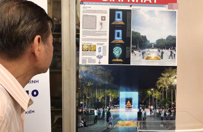 Người dân xem ý tưởng được trao giải tại cuộc thi