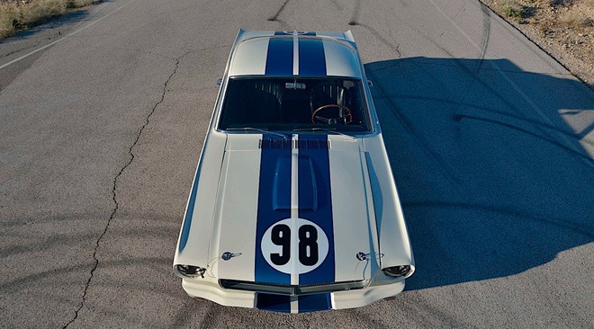 Với biệt danh “Flying Mustang”, Shelby GT350R là chiếc Mustang quan trọng nhất trong lịch sử dòng xe này.