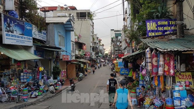Nơi đầu cầu bên phía trung tâm Hà Nội dự kiến chạy dọc phố vạn Kiếp (quận Hoàn Kiếm).