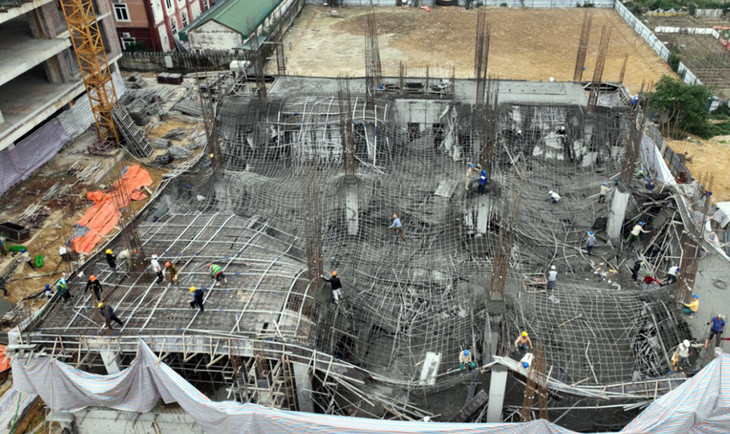 Hiện trường vụ sập giàn giáo