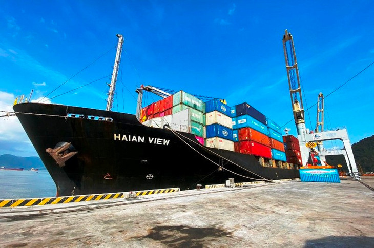 Chuyến tàu container Hải An View, là chuyến dịch vụ vận tải container nội địa đầu tiên đến Cảng Chân Mây Chuyến tàu container Hải An View, là chuyến dịch vụ vận tải container nội địa đầu tiên đến Cảng Chân Mây