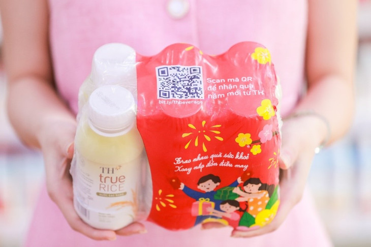 Nước gạo TH true RICE không bổ sung đường, mang hương vị thanh nhẹ giúp sẻ chia cảm hứng, phù hợp cho cả gia đình Nước gạo TH true RICE không bổ sung đường, mang hương vị thanh nhẹ giúp sẻ chia cảm hứng, phù hợp cho cả gia đình