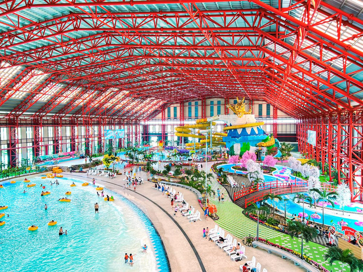 Bể bơi 365 trong nhà đã được đưa vào sử dụng phục vụ du khách