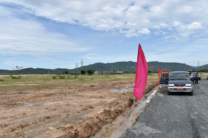 Dự án thành phần đầu tư xây dựng đoạn Vĩnh Hảo – Phan Thiết đi qua địa phận tỉnh Bình Thuận có chiều dài 100,8 km; trong giai đoạn 1 đầu tư với quy mô 4 làn xe hạn chế với tổng mức đầu tư giai đoạn là 10.853.800 tỷ đồng, trong đó chi phí xây dựng và thiết bị 7.210 tỷ đồng.