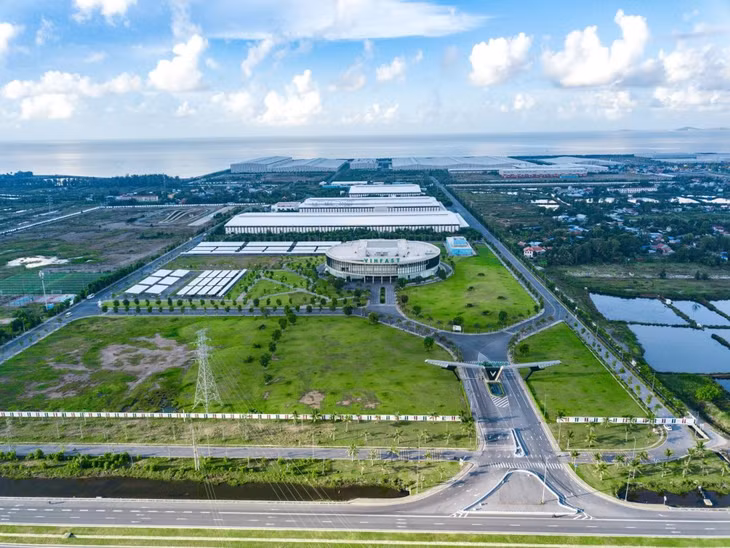 Tổ hợp sản xuất ôtô Vinfast với tổng vốn đầu tư 7,6 tỷ USD tại Khu kinh tế Đình Vũ - Cát Hải