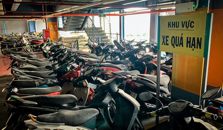Nhiều xe máy bị bỏ quên tại sân bay Tân Sơn Nhất