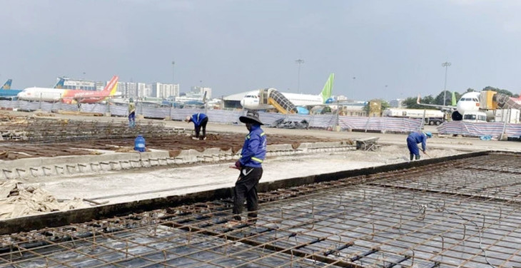 Kết cấu lớp bê tông xi măng lưới thép siêu chịu tải của đường lăn, đường thoát nhanh tại Cảng HKQT Tân Sơn Nhất Kết cấu lớp bê tông xi măng lưới thép siêu chịu tải của đường lăn, đường thoát nhanh tại Cảng HKQT Tân Sơn Nhất