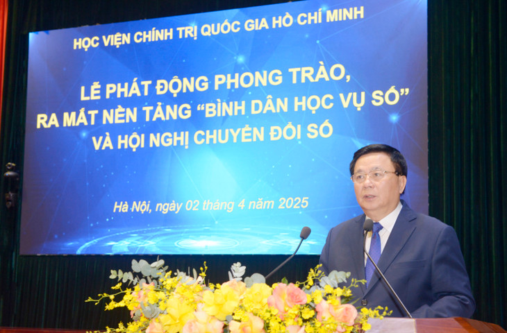 GS,TS Nguyễn Xuân Thắng, Ủy viên Bộ Chính trị, Giám đốc Học viện Chính trị quốc gia Hồ Chí Minh, Chủ tịch Hội đồng Lý luận Trung ương phát biểu tại sự kiện